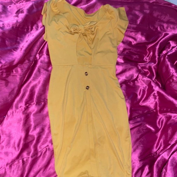 Charlotte Russe Dresses & Skirts - Charlotte Russe Yellow Summer Dress 💛
